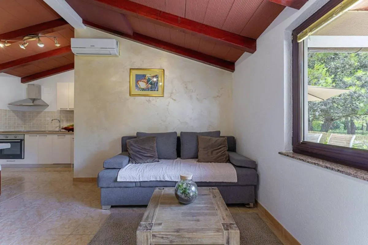 Holiday home Casa Arti In Pula - Haus Fuer 2-4 Personen Villa