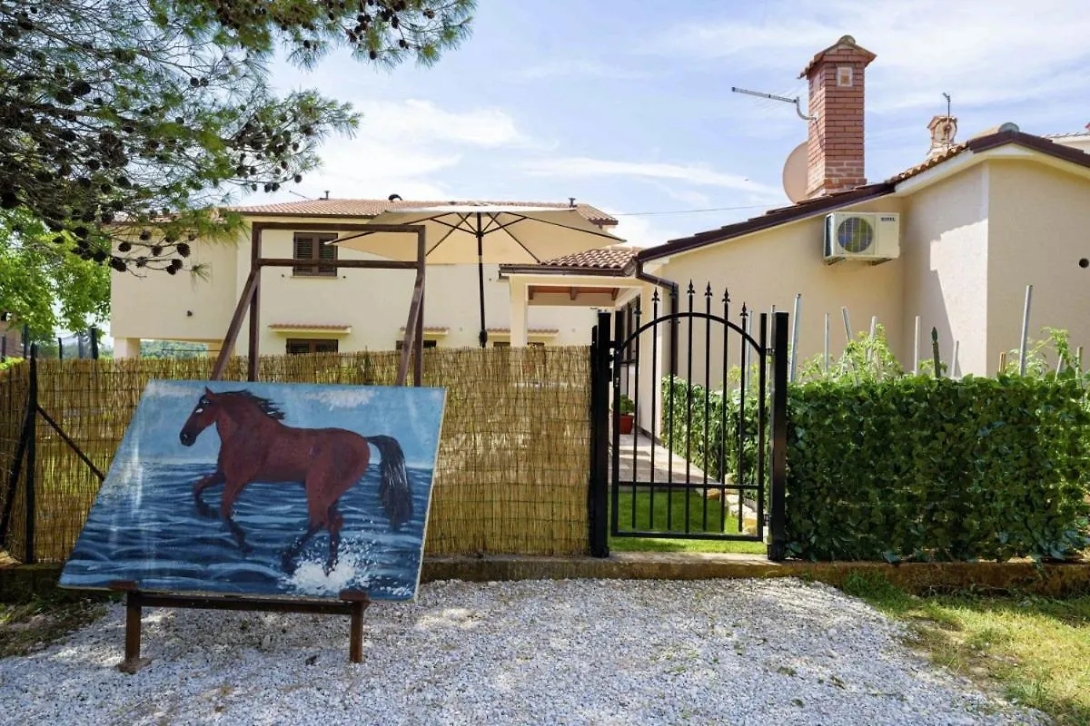 Holiday home Casa Arti In Pula - Haus Fuer 2-4 Personen Villa